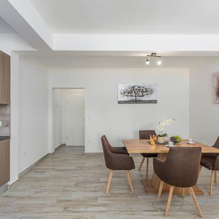 Apartmani Natalija Poreč Exteriör bild