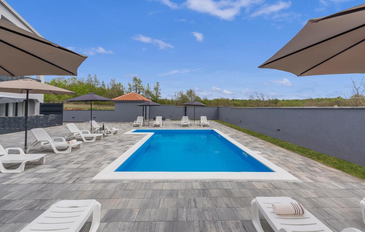 Apartmani Natalija Poreč Exteriör bild