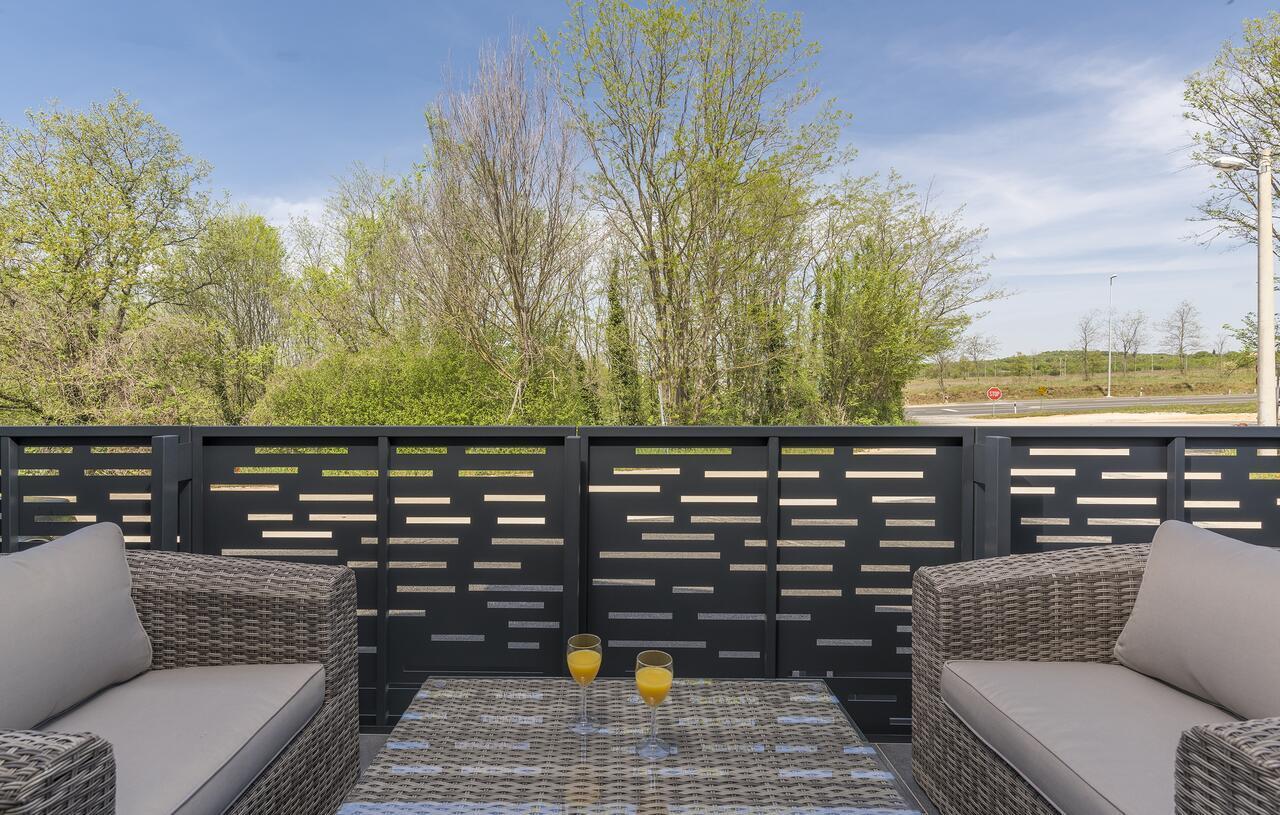 Apartmani Natalija Poreč Exteriör bild