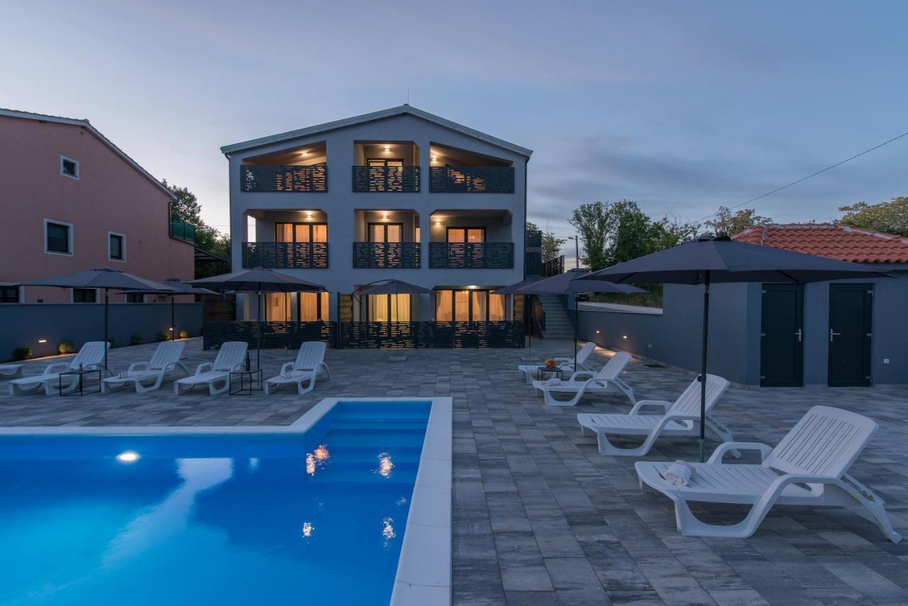 Apartmani Natalija Poreč Exteriör bild
