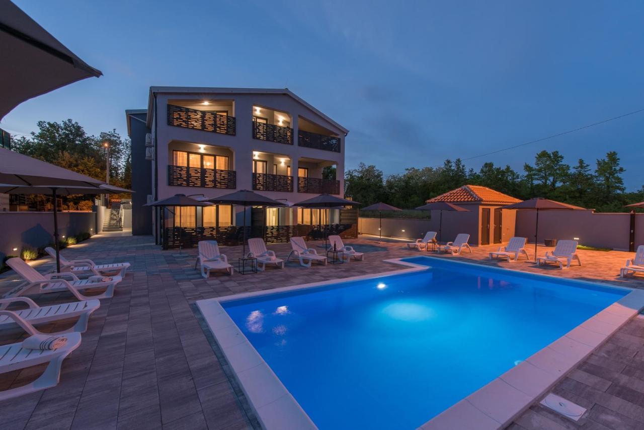 Apartmani Natalija Poreč Exteriör bild