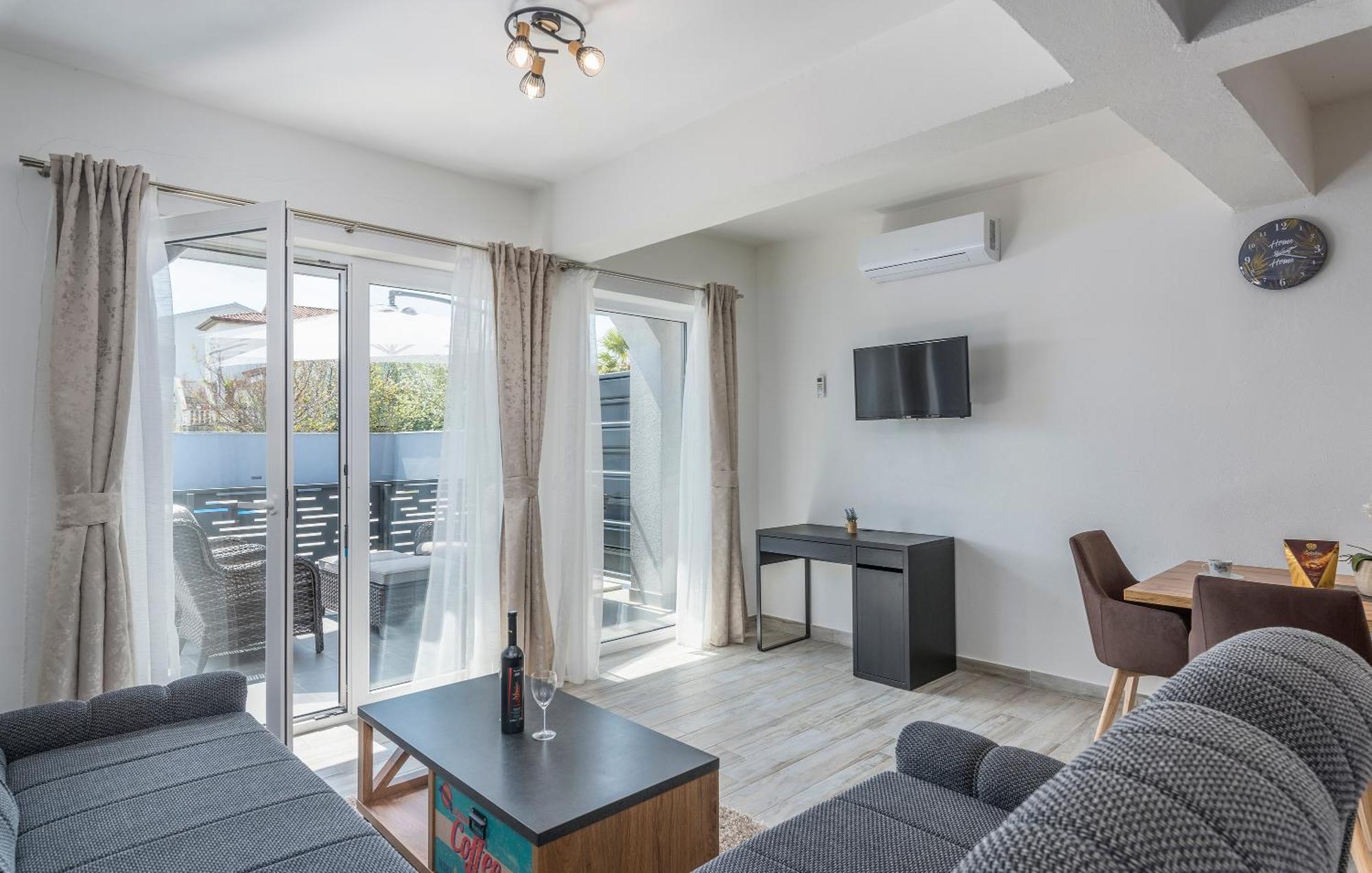 Apartmani Natalija Poreč Exteriör bild